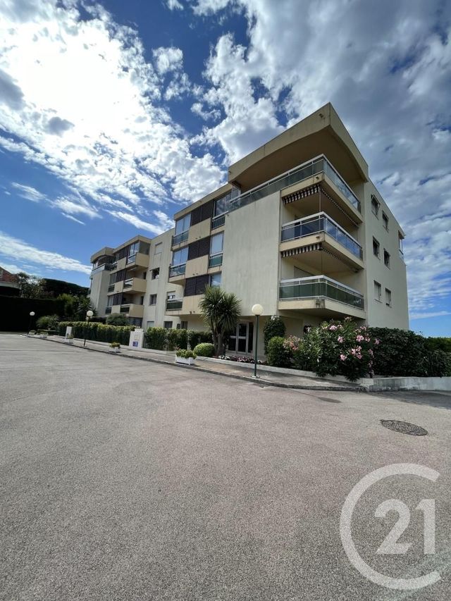 Afficher la photo en grand Appartement F2 à vendre - 2 pièces - 48.0 m2 - JUAN LES PINS - 06 - PROVENCE-ALPES-COTE-D-AZUR - Century 21 Roi Soleil