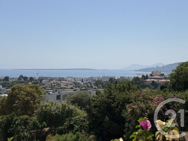 Appartement F3 à vendre - 3 pièces - 86.52 m2 - ANTIBES - 06 - PROVENCE-ALPES-COTE-D-AZUR - Century 21 Roi Soleil